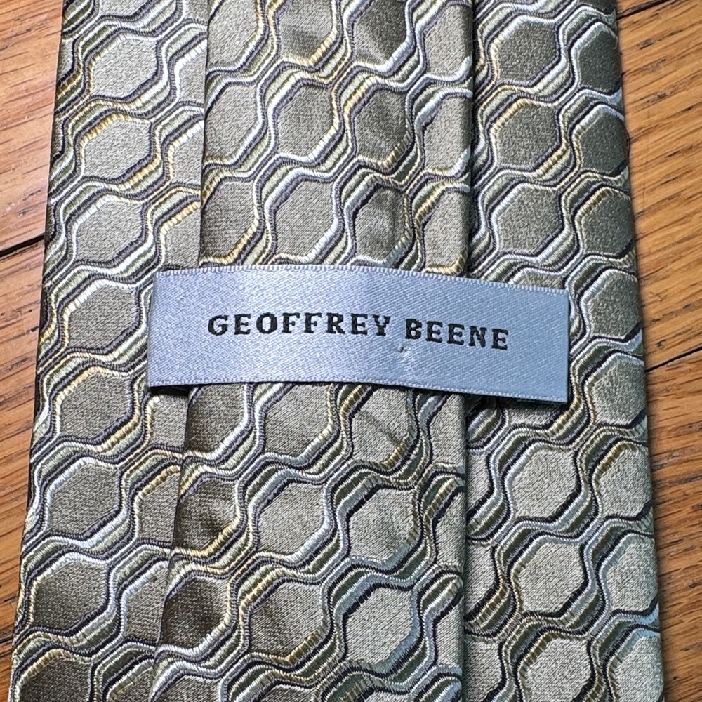 Geoffrey Beene Hexagonal Pattern Tie In Green And… - image 3